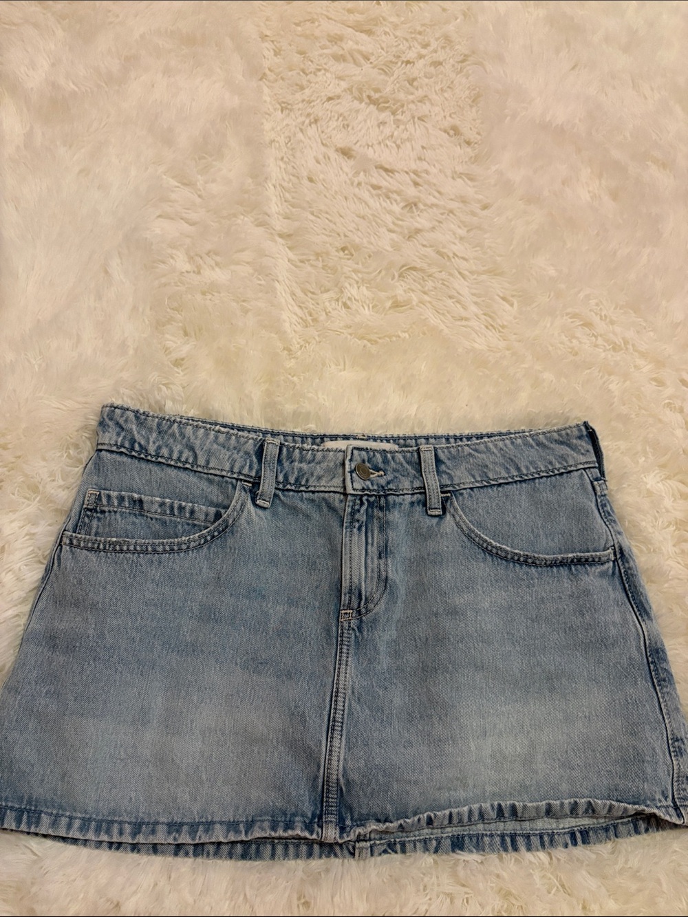 Hollister Light Wash Low Rise Denim Mini Skirt